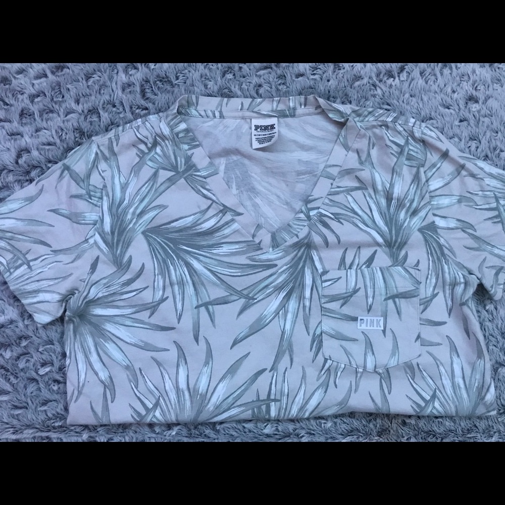 Victoria’s Secret PINK Shirt 🤍